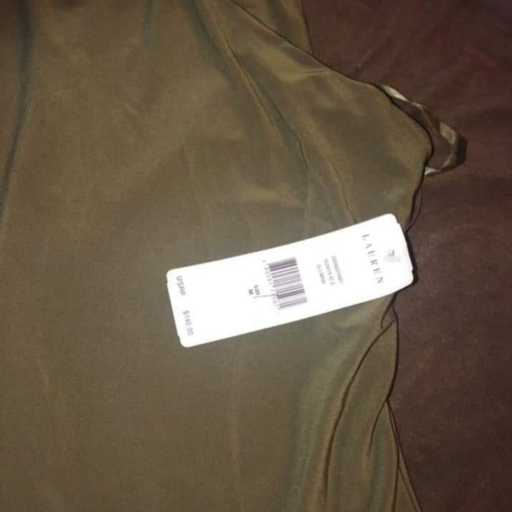 Dress - Picture 3 of 4